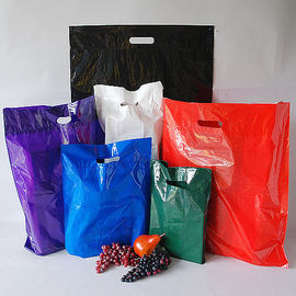 Los bolsos al por menor coloreados del regalo que hacían compras modificaron la impresión del fotograbado para requisitos particulares del grueso